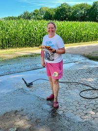 Ricarda mit dem Dampfstrahler - das nennen wir K&ouml;rpereinsatz :)